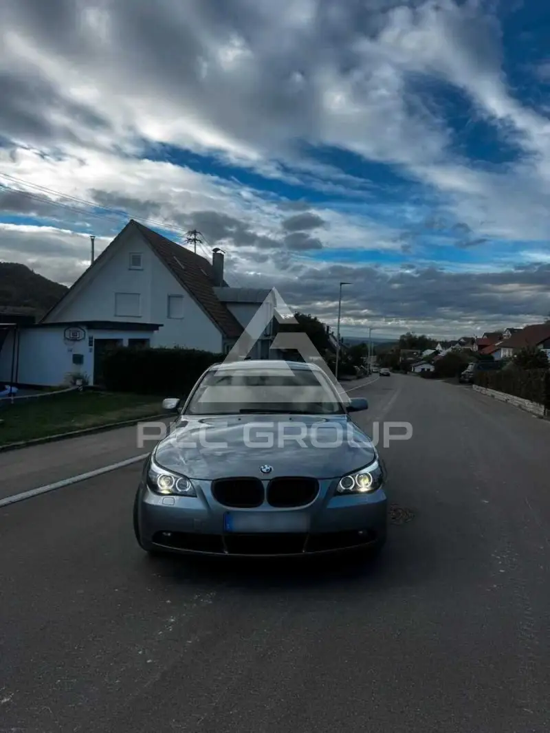 2003 BMW 530
