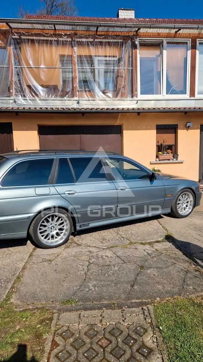 2003 BMW 530