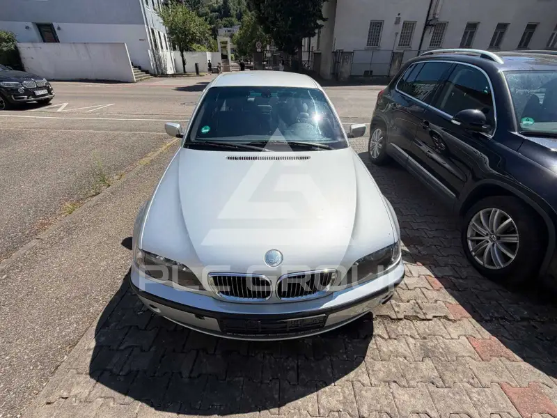 2003 BMW 320