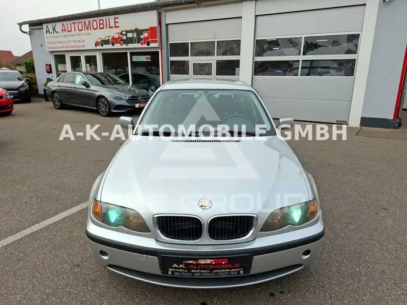 2003 BMW 320