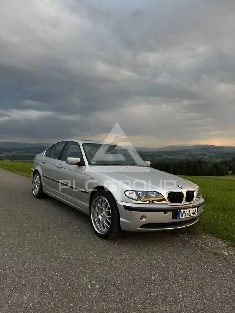 2003 BMW 320