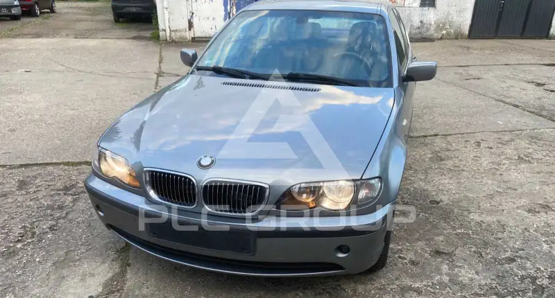 2003 BMW 320
