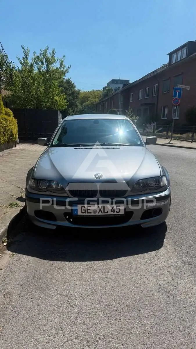 2003 BMW 320
