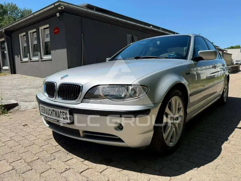 2003 BMW 330