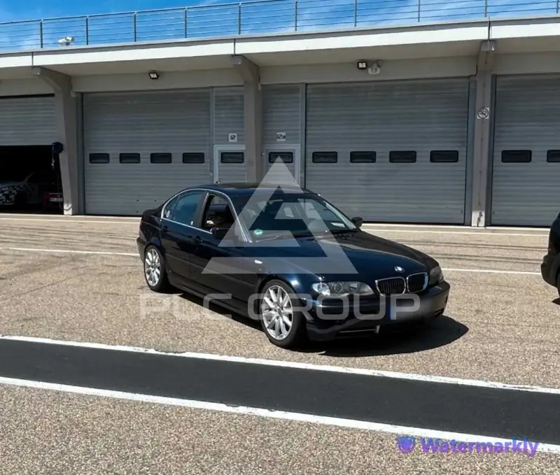 2003 BMW 330