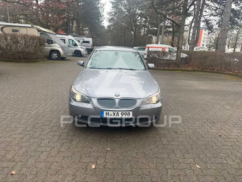 2003 BMW 520