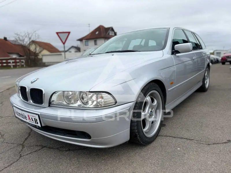 2003 BMW 520