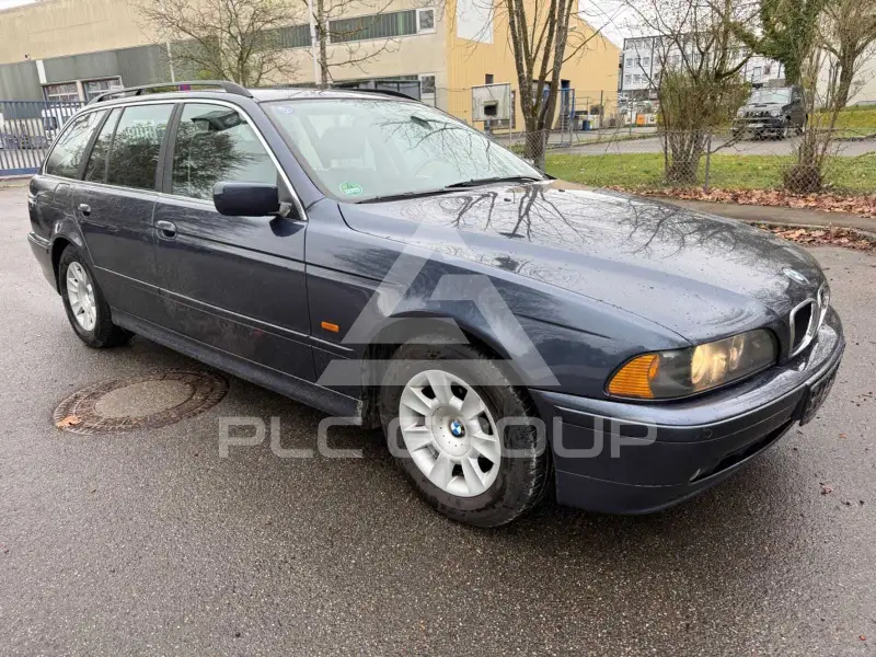 2003 BMW 520