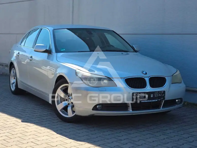 2003 BMW 520