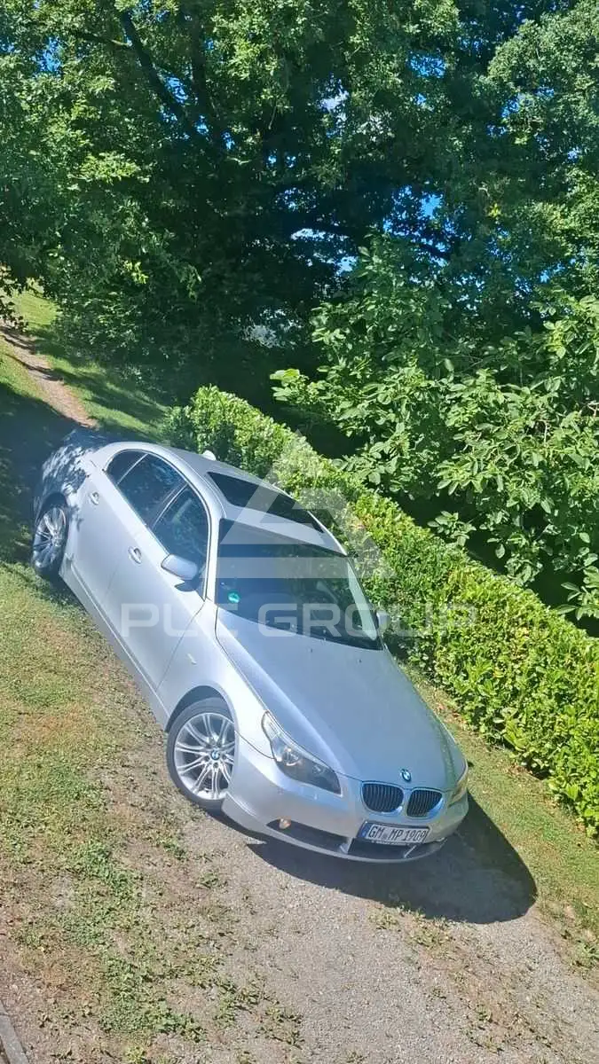 2003 BMW 520