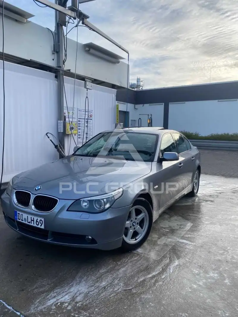 2003 BMW 520
