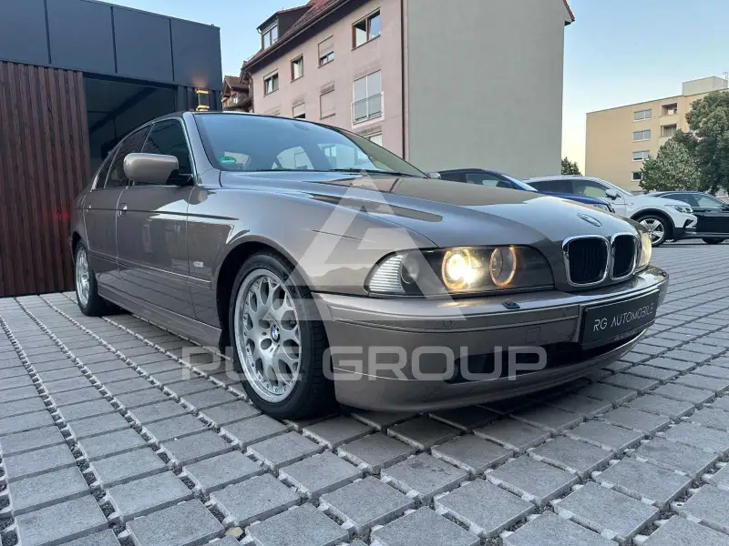 2003 BMW 520