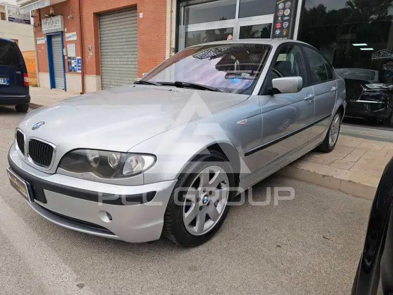 2003 BMW 318