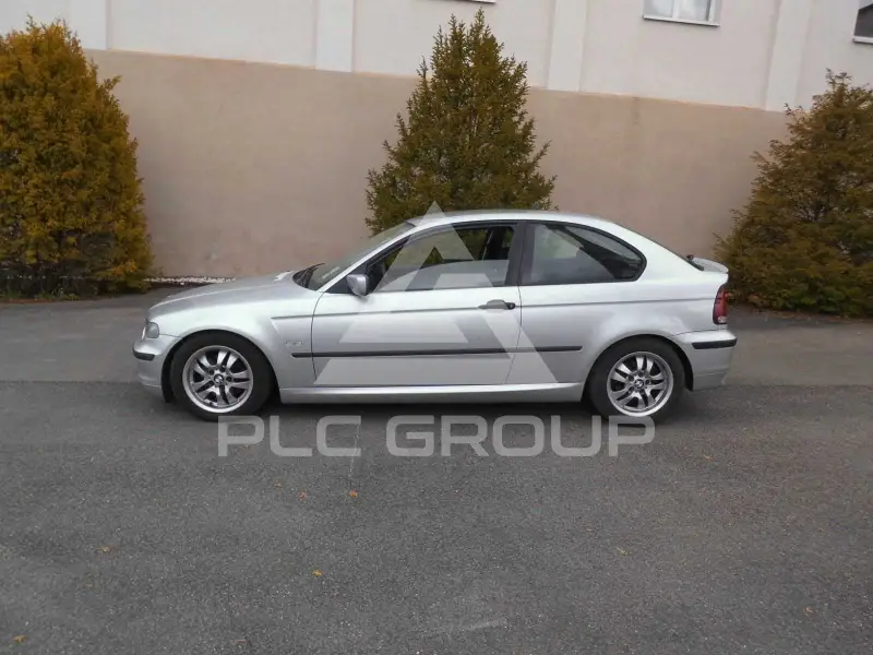 2003 BMW 318