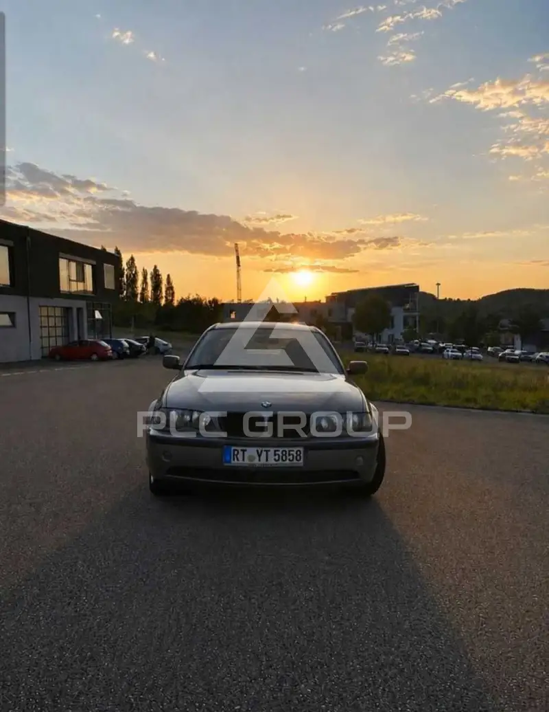 2003 BMW 318