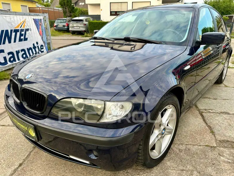 2003 BMW 318