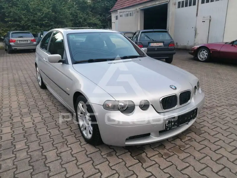 2003 BMW 318