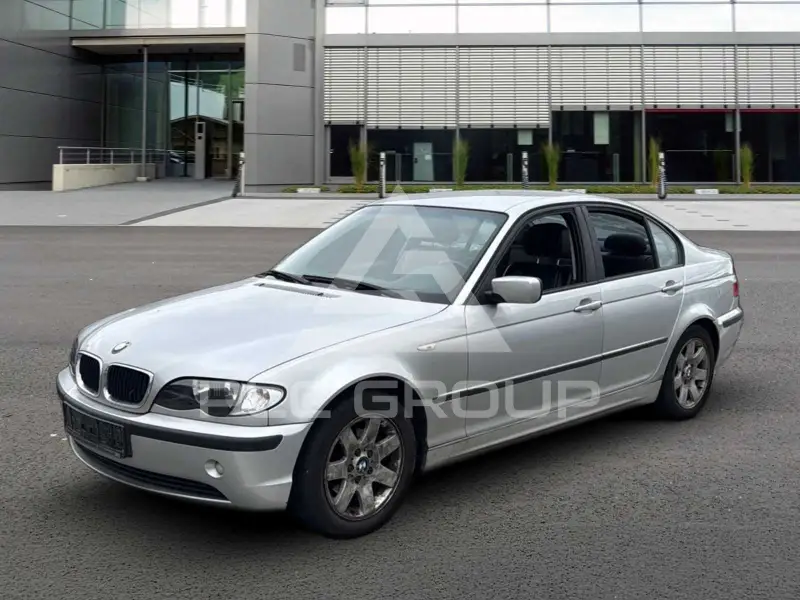 2003 BMW 318