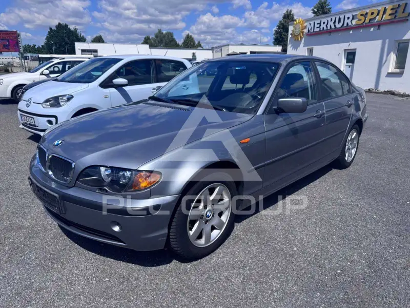 2003 BMW 318