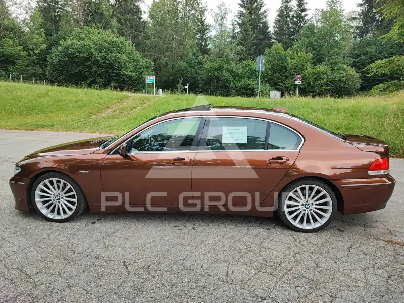2003 BMW 745