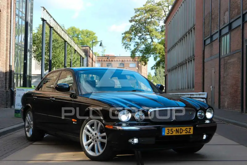 2003 Jaguar XJR