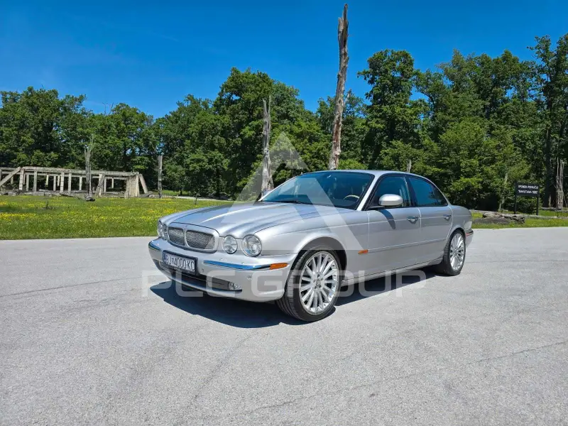 2003 Jaguar XJR