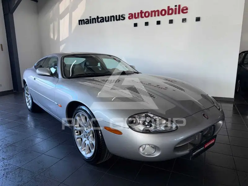 2003 Jaguar XKR