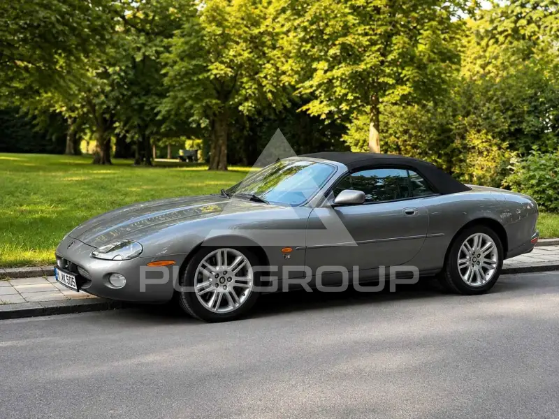 2003 Jaguar XKR