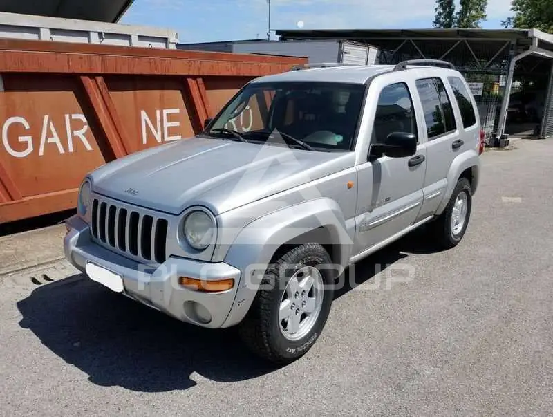 2003 Jeep CHEROKEE