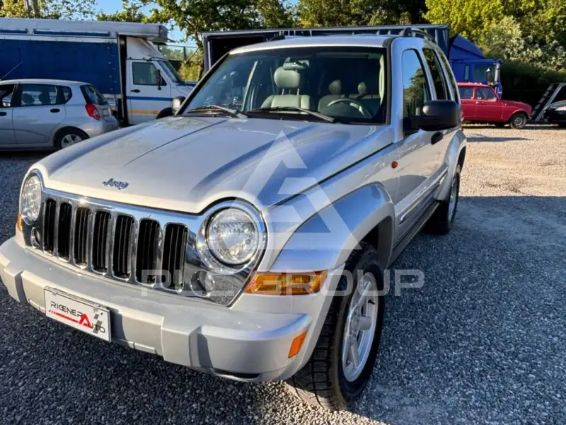 2003 Jeep CHEROKEE