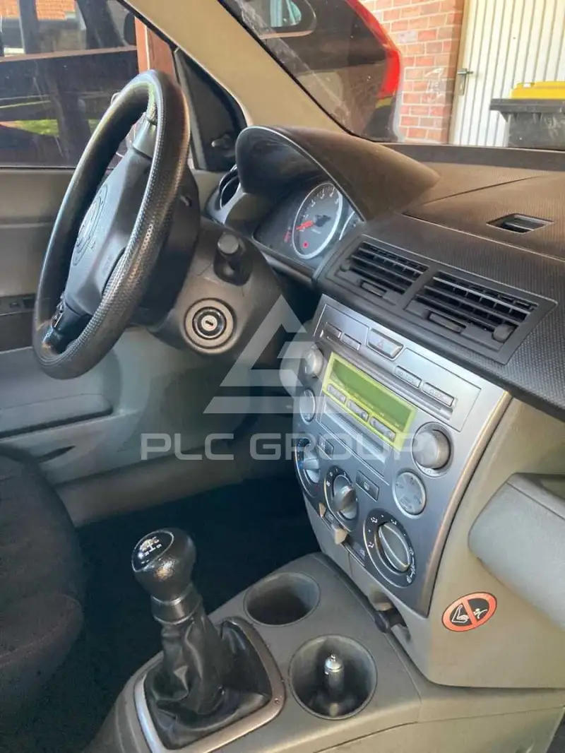 2003 Mazda 2