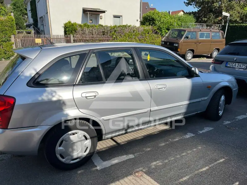 2003 Mazda 323