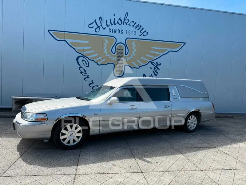 2003 Lincoln Town