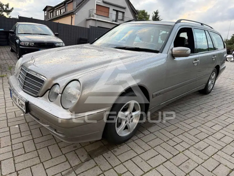2003 Mercedes Benz E 200