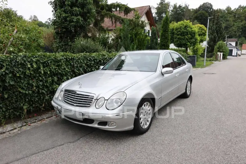 2003 Mercedes Benz E 200