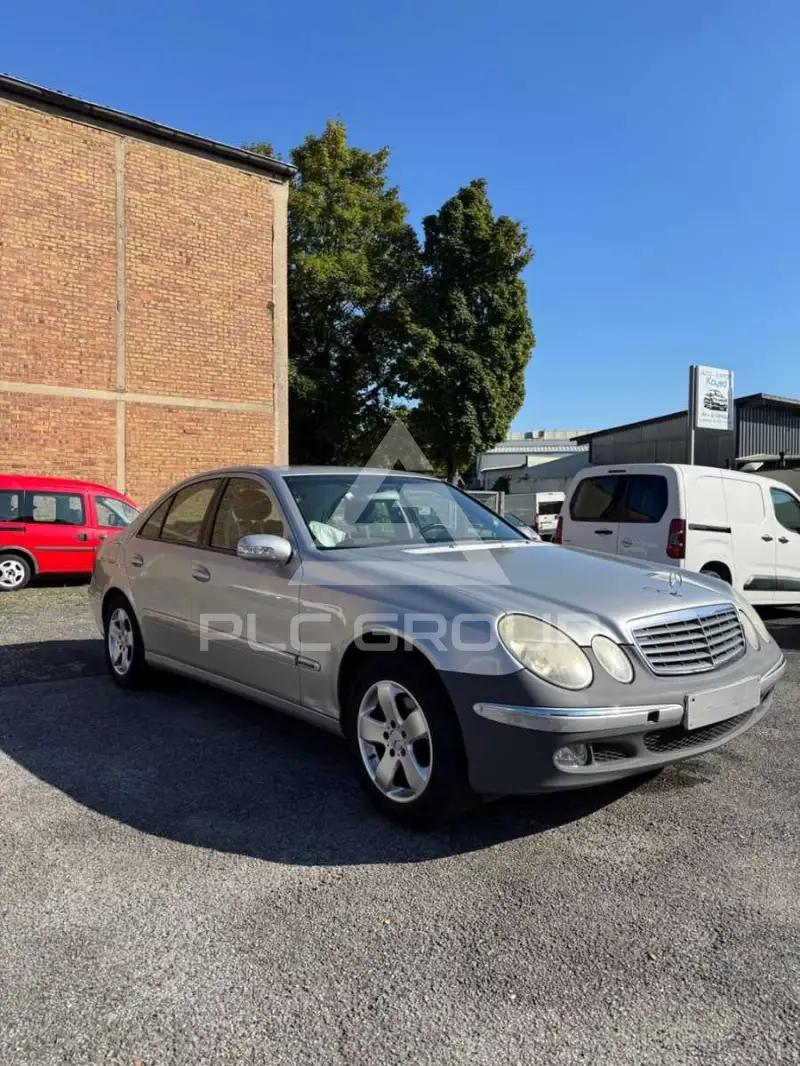 2003 Mercedes Benz E 200