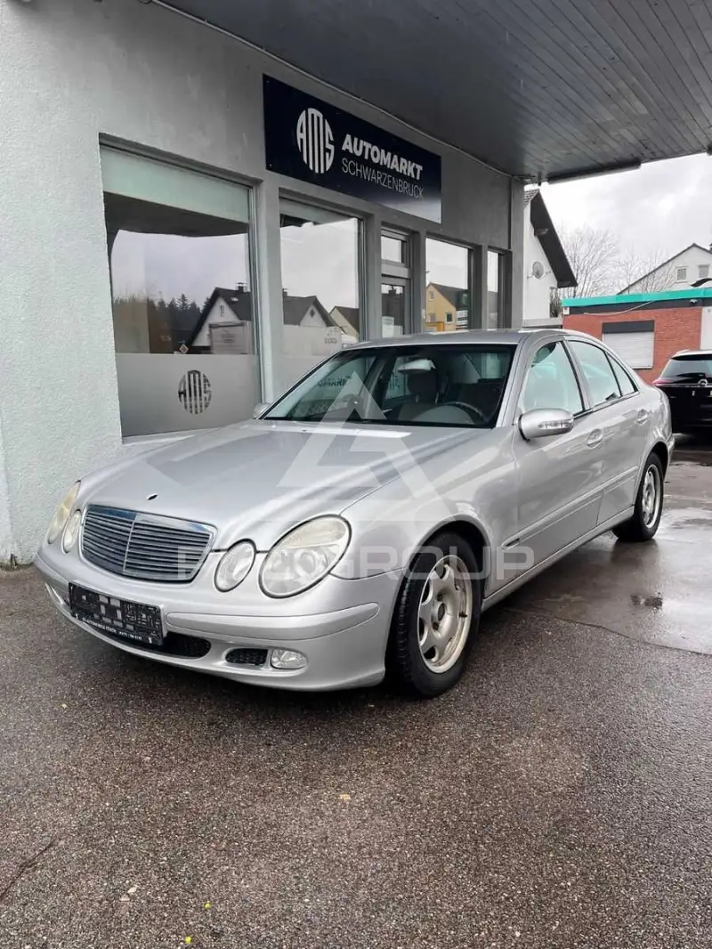 2003 Mercedes Benz E 200