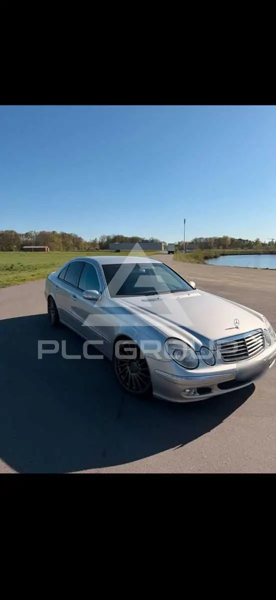 2003 Mercedes Benz E 200