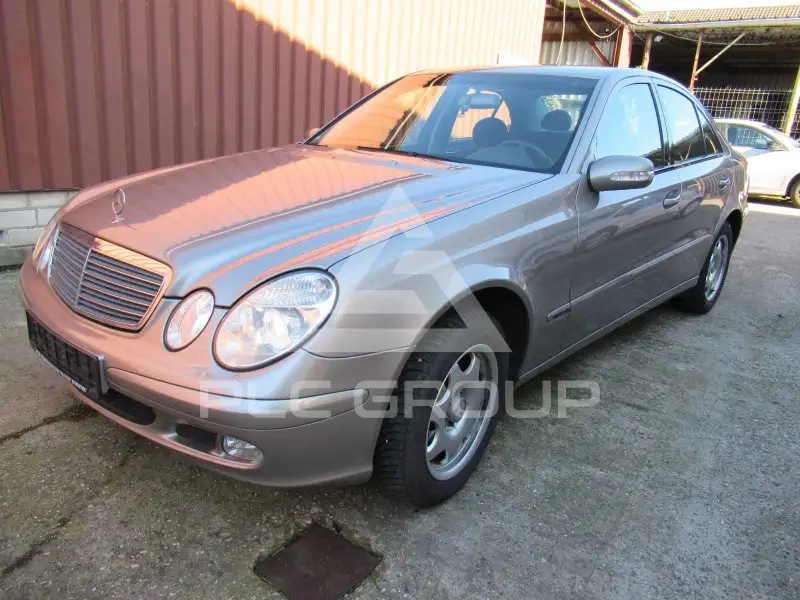 2003 Mercedes Benz E 200