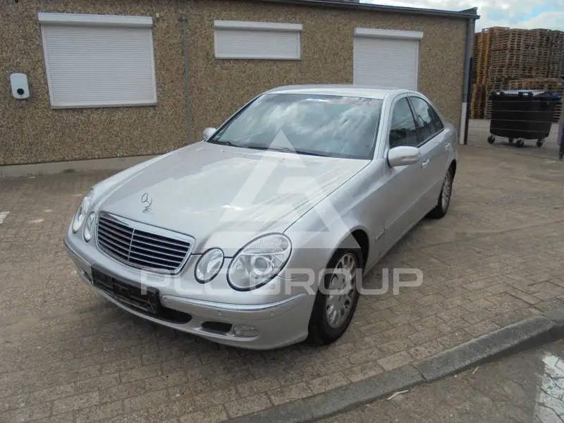 2003 Mercedes Benz E 220