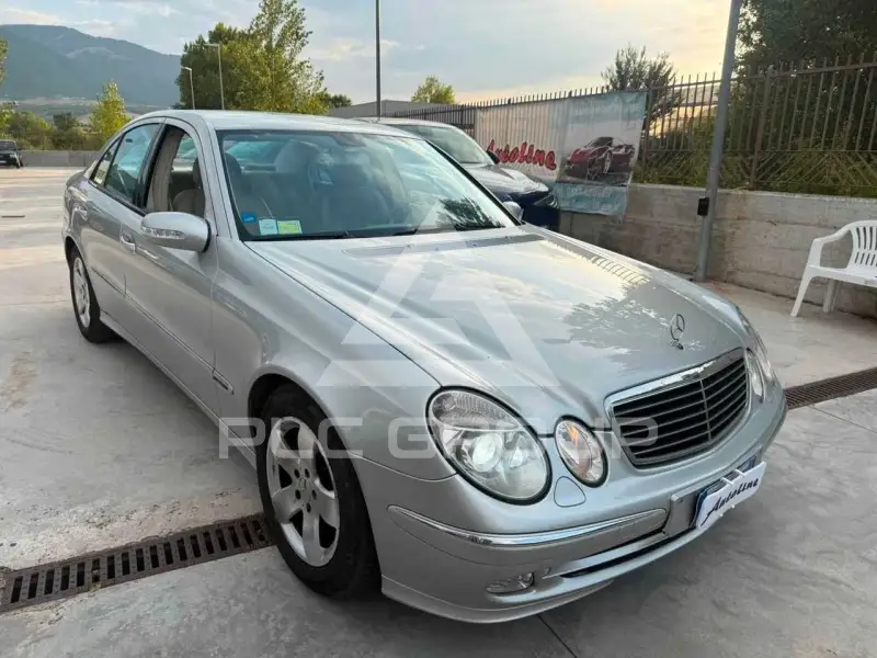 2003 Mercedes Benz E 220