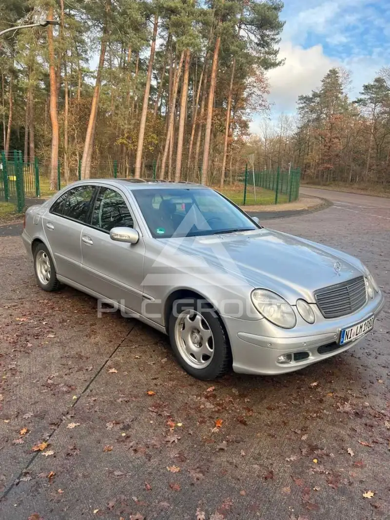 2003 Mercedes Benz E 220