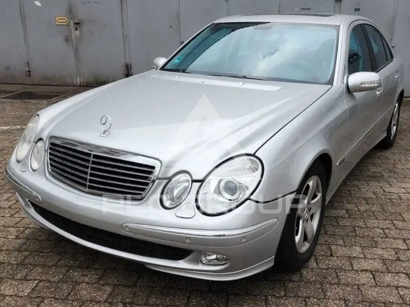 2003 Mercedes Benz E 220