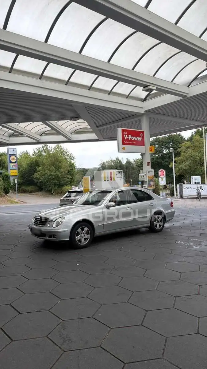 2003 Mercedes Benz E 220