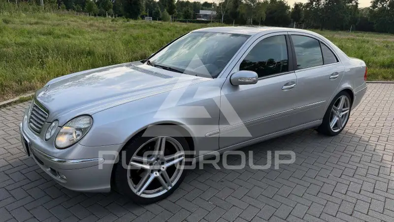 2003 Mercedes Benz E 220