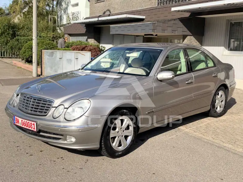 2003 Mercedes Benz E 220