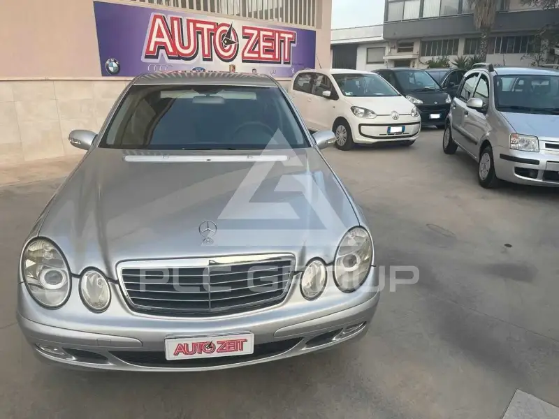 2003 Mercedes Benz E 220
