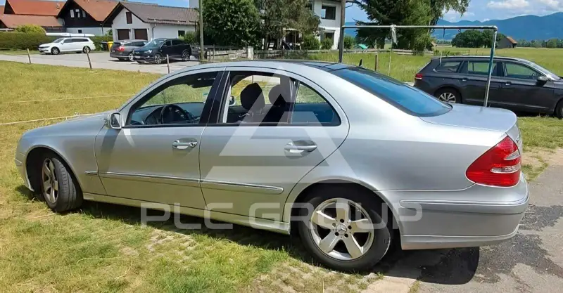 2003 Mercedes Benz E 220
