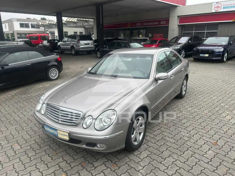 2003 Mercedes Benz E 220