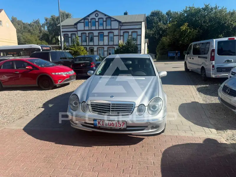 2003 Mercedes Benz E 220